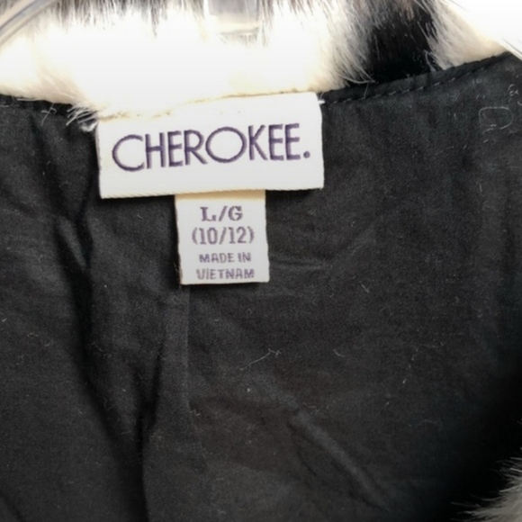 Girls size 10/12 Cherokee brand black/white windowpane fur vest. 🔥 - Picture 5 of 6